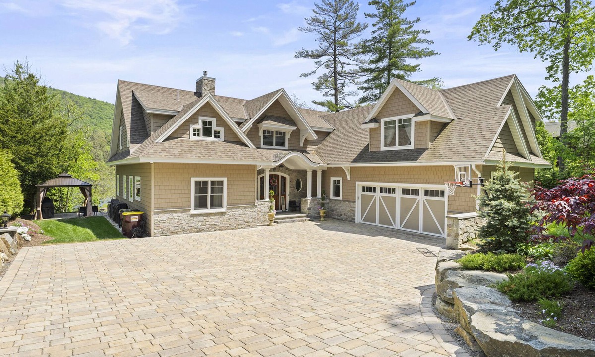 Cleverdale House | Paradise Bay