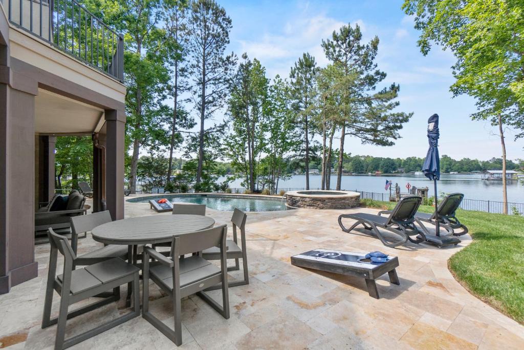 Denver House | Paradise Cove