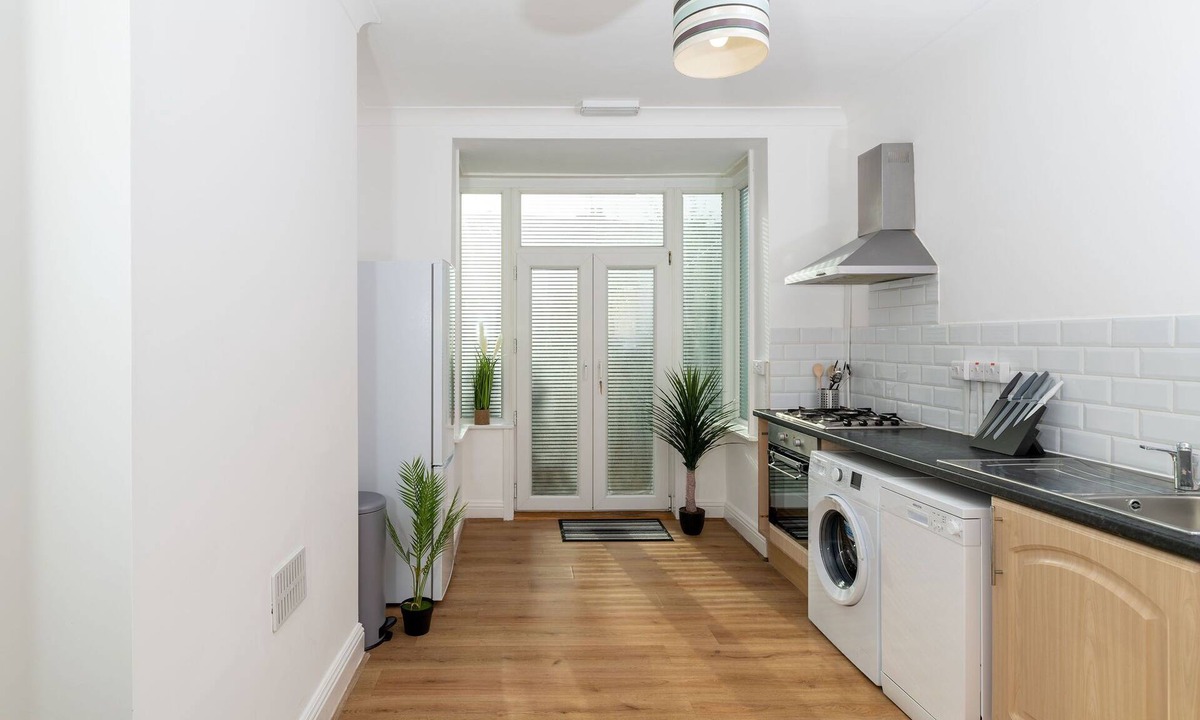 Portsmouth House | Paradise Escape