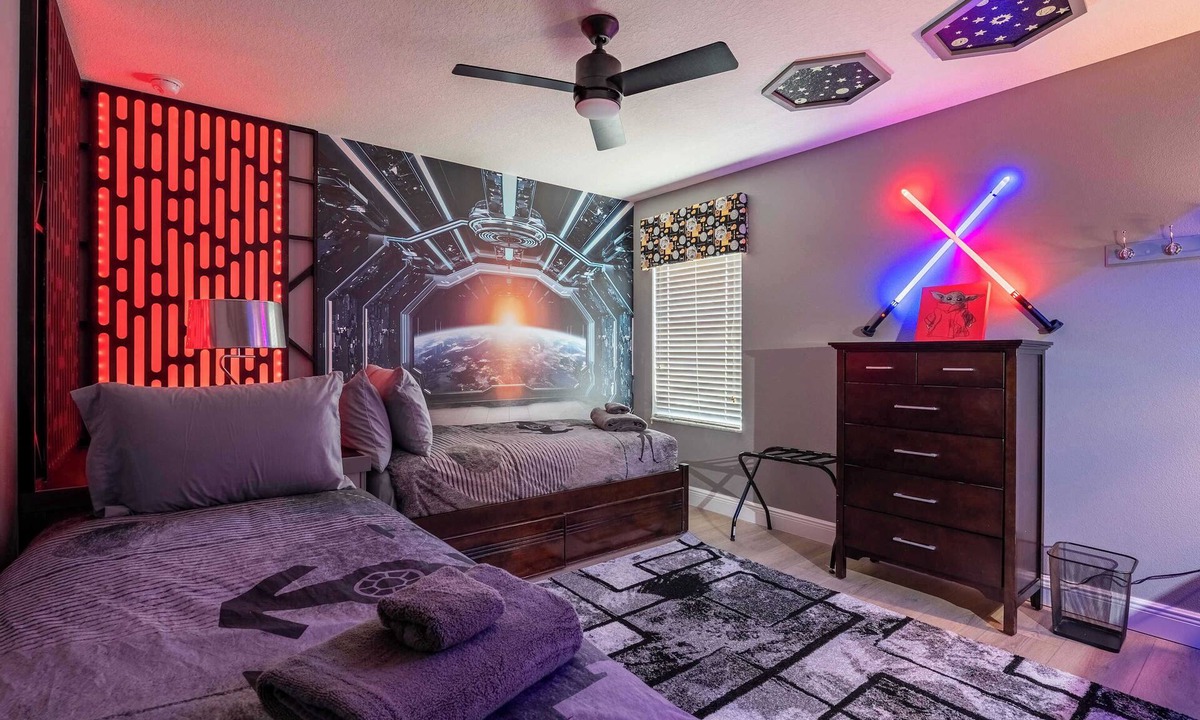 Veranda Palms House | Paradise Falls Stay for 13