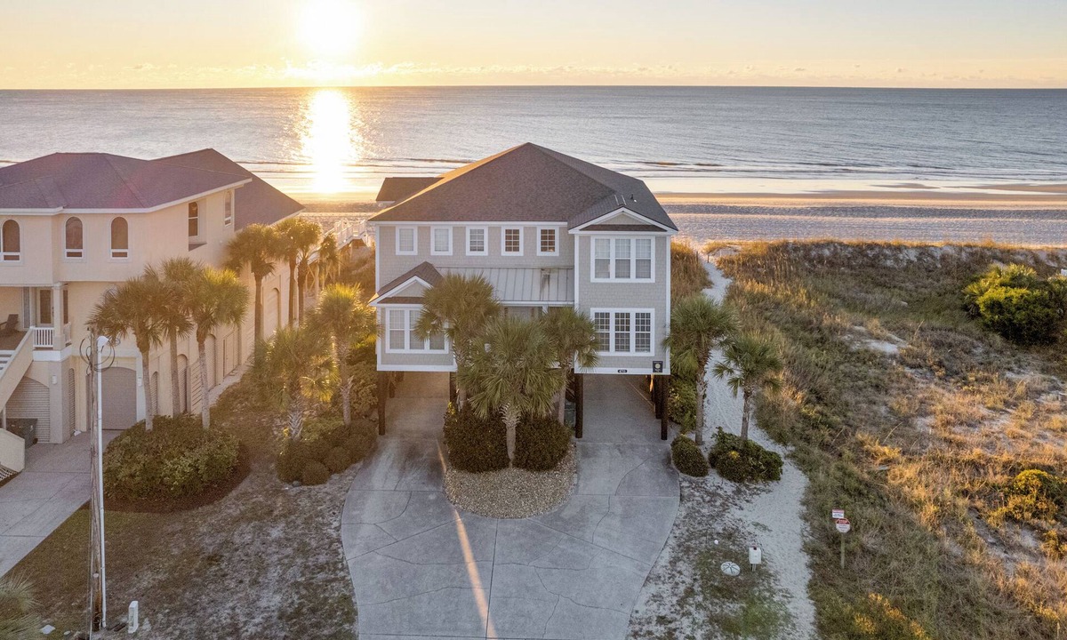 Long Bay Estates House | Paradise Found: Oceanfront Luxury w/Pool