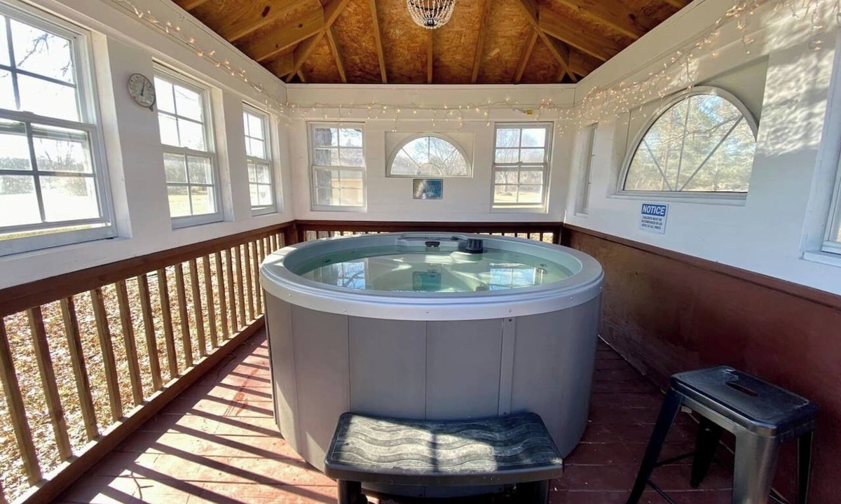 Marrowbone House | Paradise Found with Pool and Hot Tub