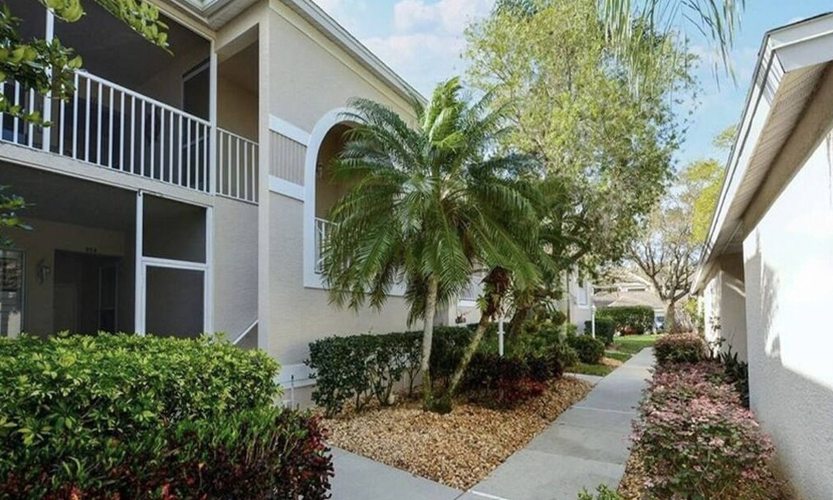 Palmer Ranch Condo | Paradise Home away from Home: Golf, Swimming, Tennis, & lots of Fun in the Sun!
