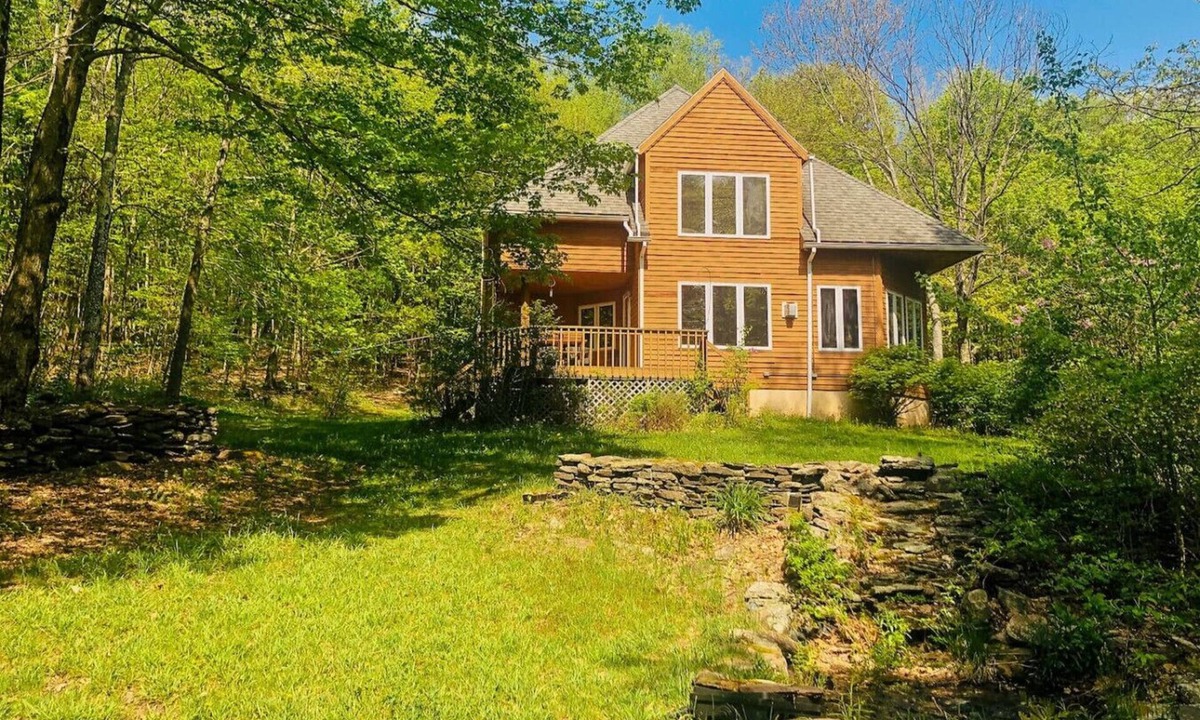 Bloomville House | Paradise on 12 Acres with A/C and Pool Nearby