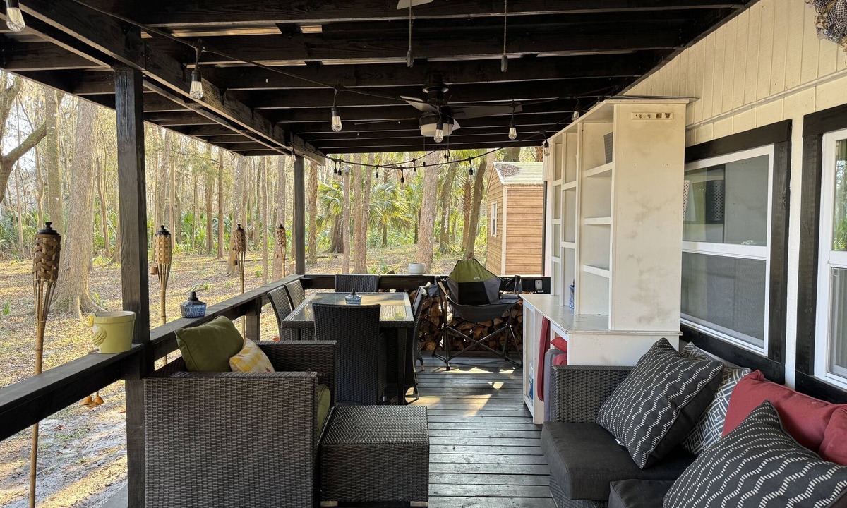 Dunnellon Cabin | Paradise Palms on Rainbow Ranch