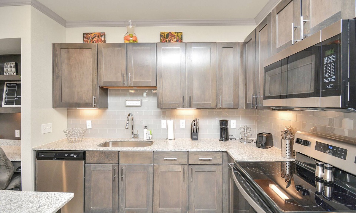 Spring Branch East Apartment | ✵Paradise Parkway✵| Home ⮕ Galleria w/Pool-Gym
