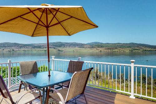 Davenport House | Paradise Point Lakefront Escape with Views