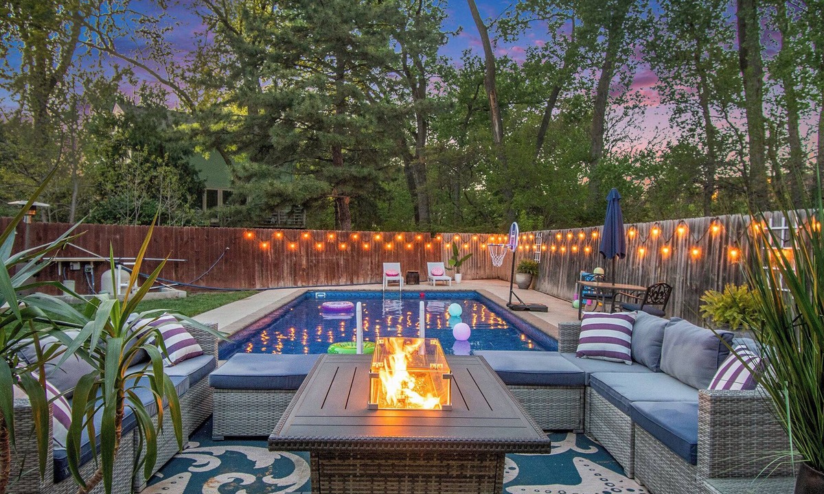Leawood Southwest House | Paradise Pool House