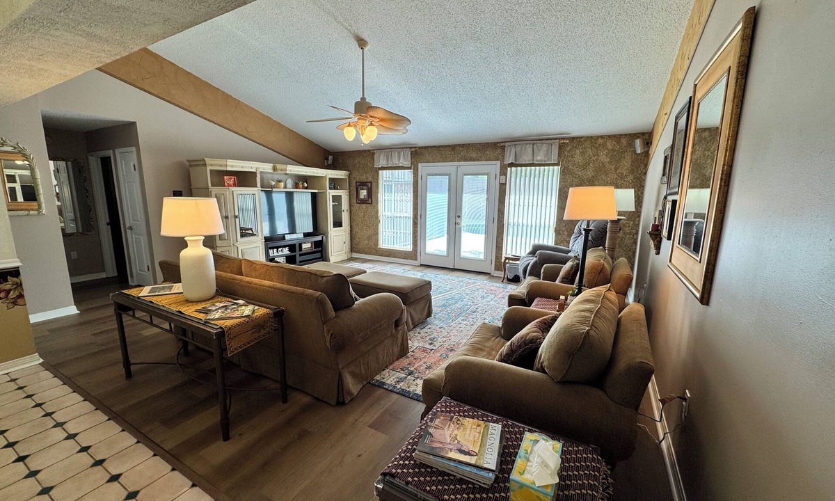 Crestview House | Paradise Pool less than 40miles from beaches!