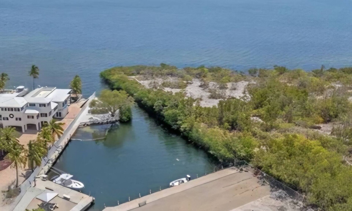 Twin Lakes House | Paradise Vacation Heaven