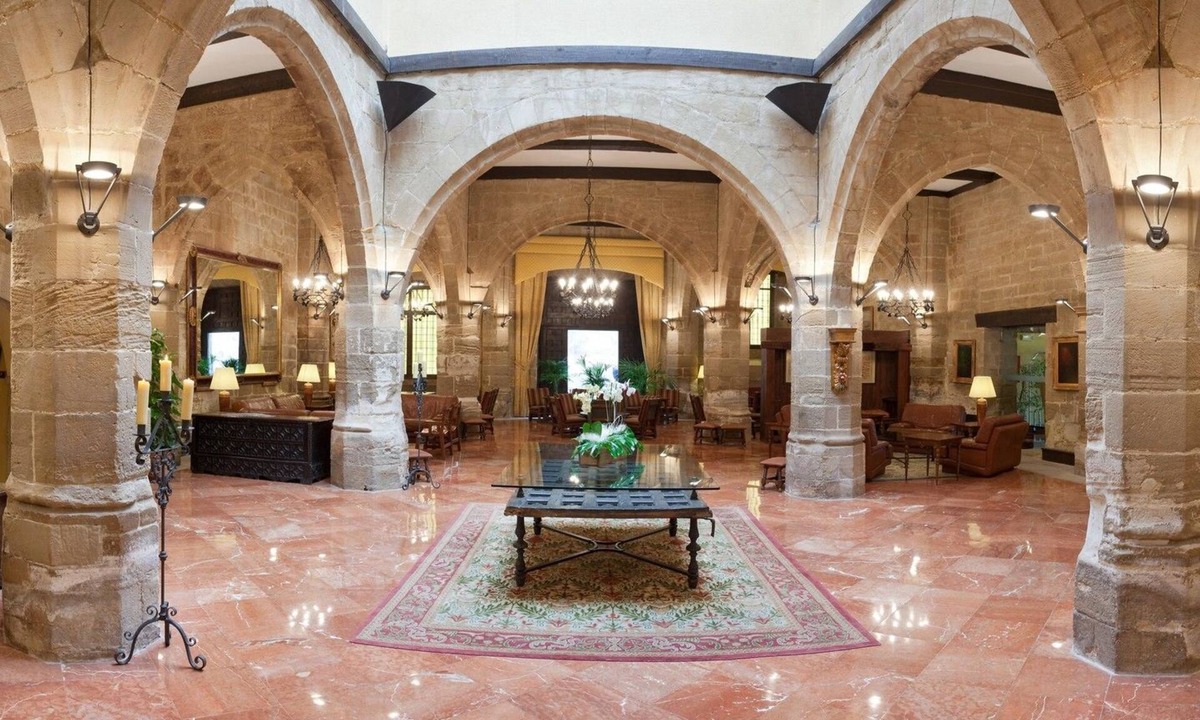 Santo Domingo de la Calzada Hotel | Parador de Santo Domingo de la Calzada