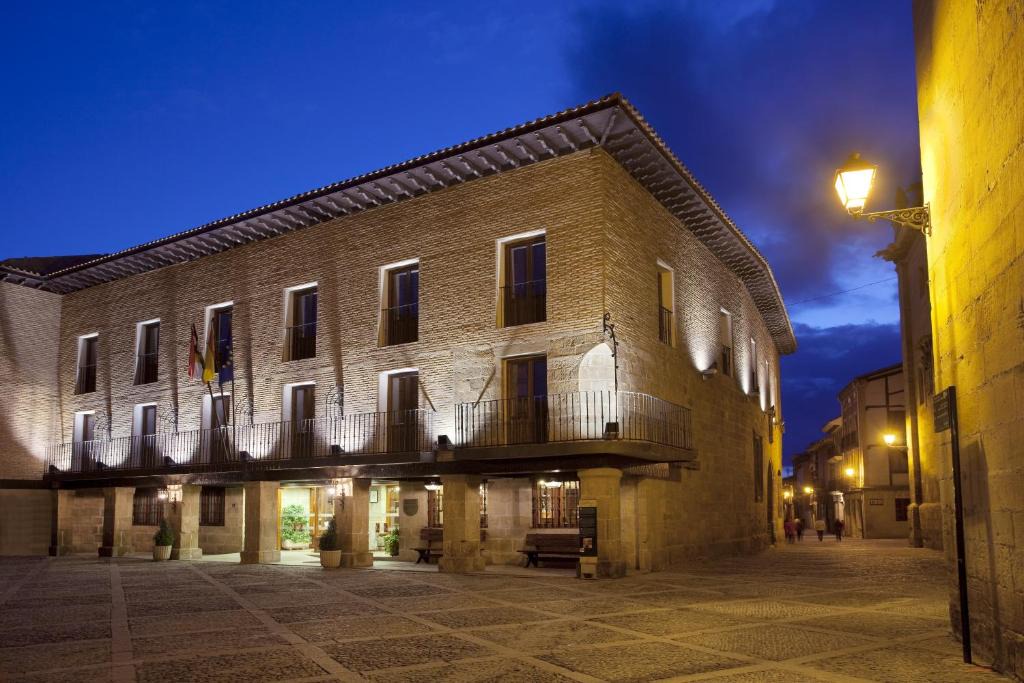 Santo Domingo de la Calzada Hotel | Parador de Santo Domingo de la Calzada