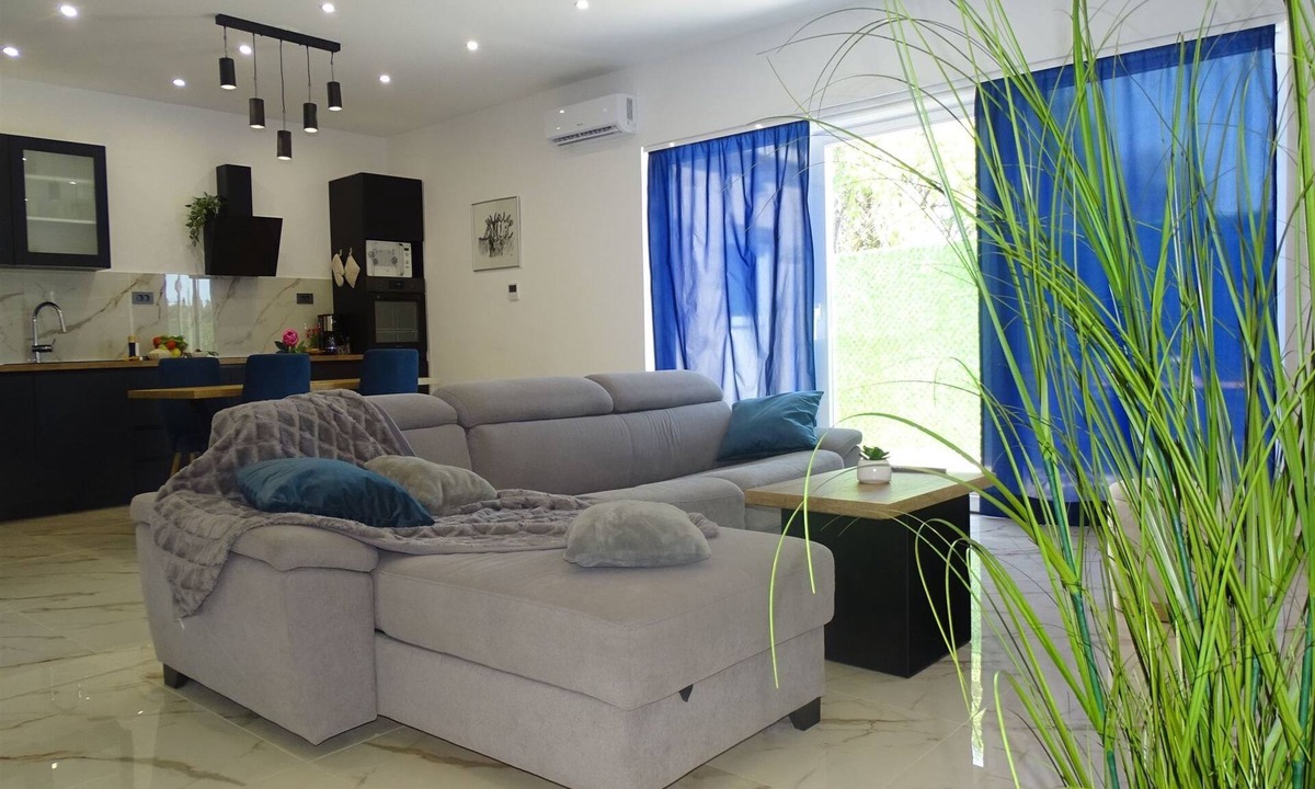Pristeg House | Parancin by Interhome