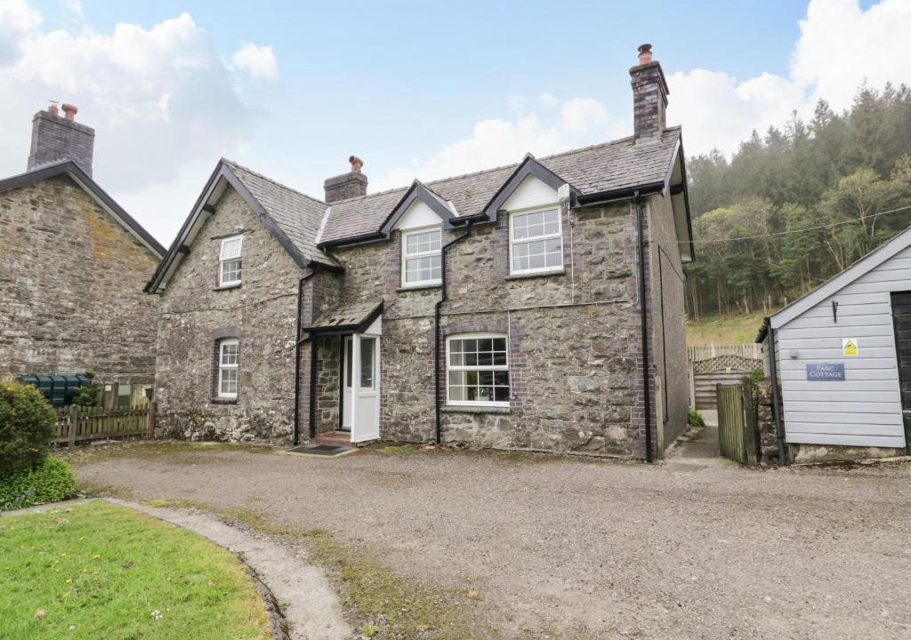Llanfair Caereinion House | Parc Cottage