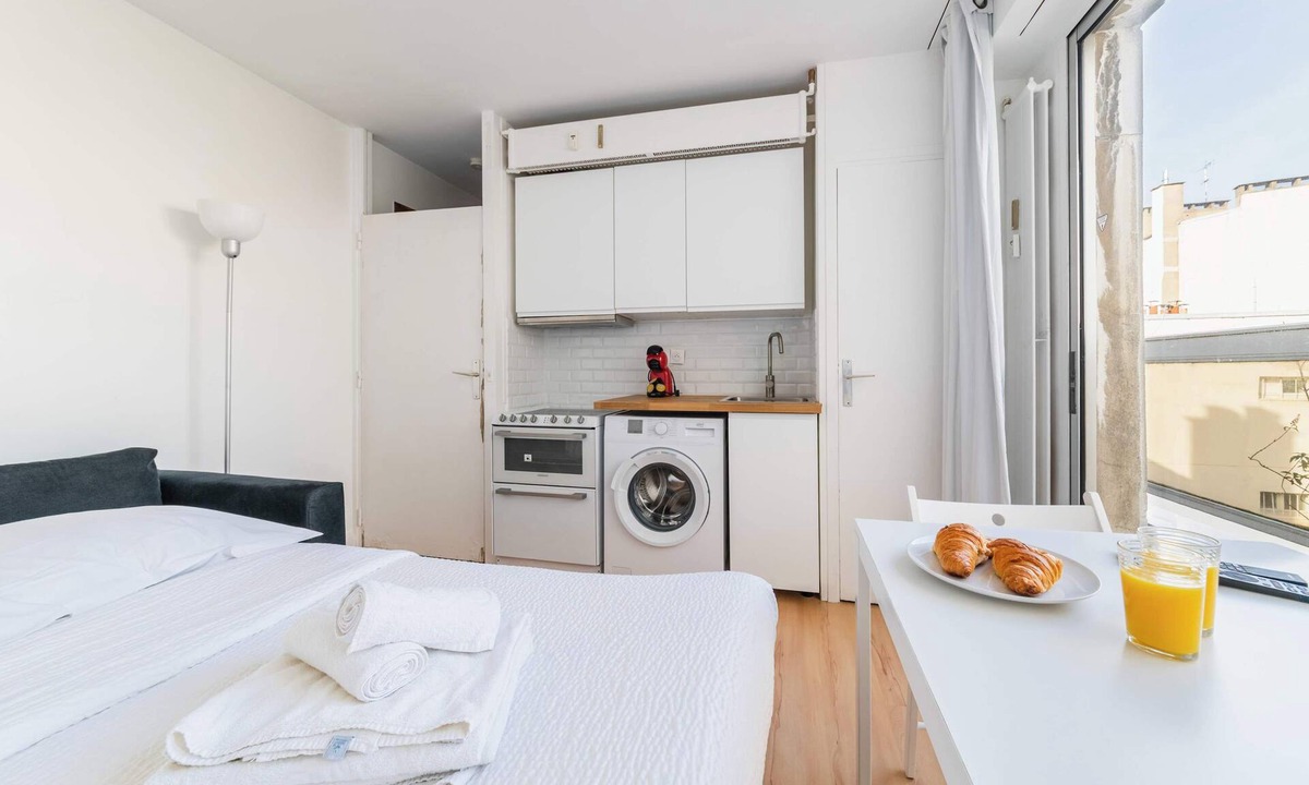 Quartier de Javel Apartment | Paris 15ème : Studio avec Balcon et Confort !