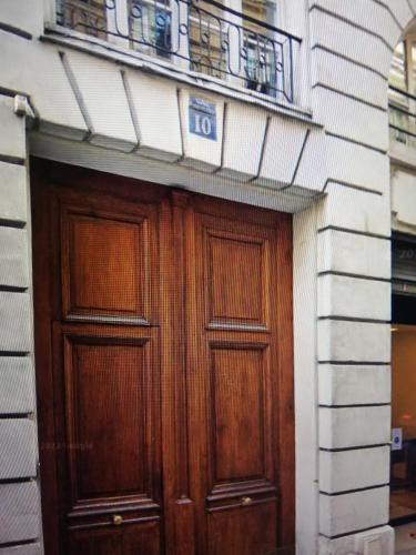 Paris City Center Apartment | Paris Central Luxury Stay LS
