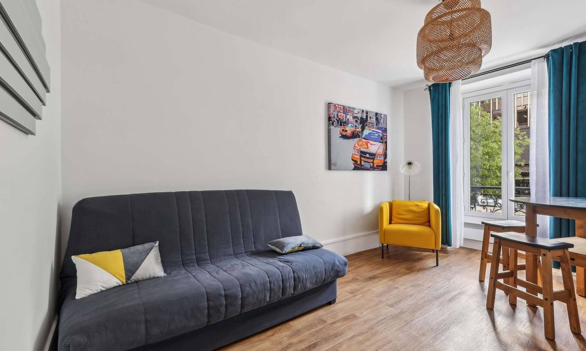 Necker Apartment | Paris Elegant Apartment Montparnasse Tower