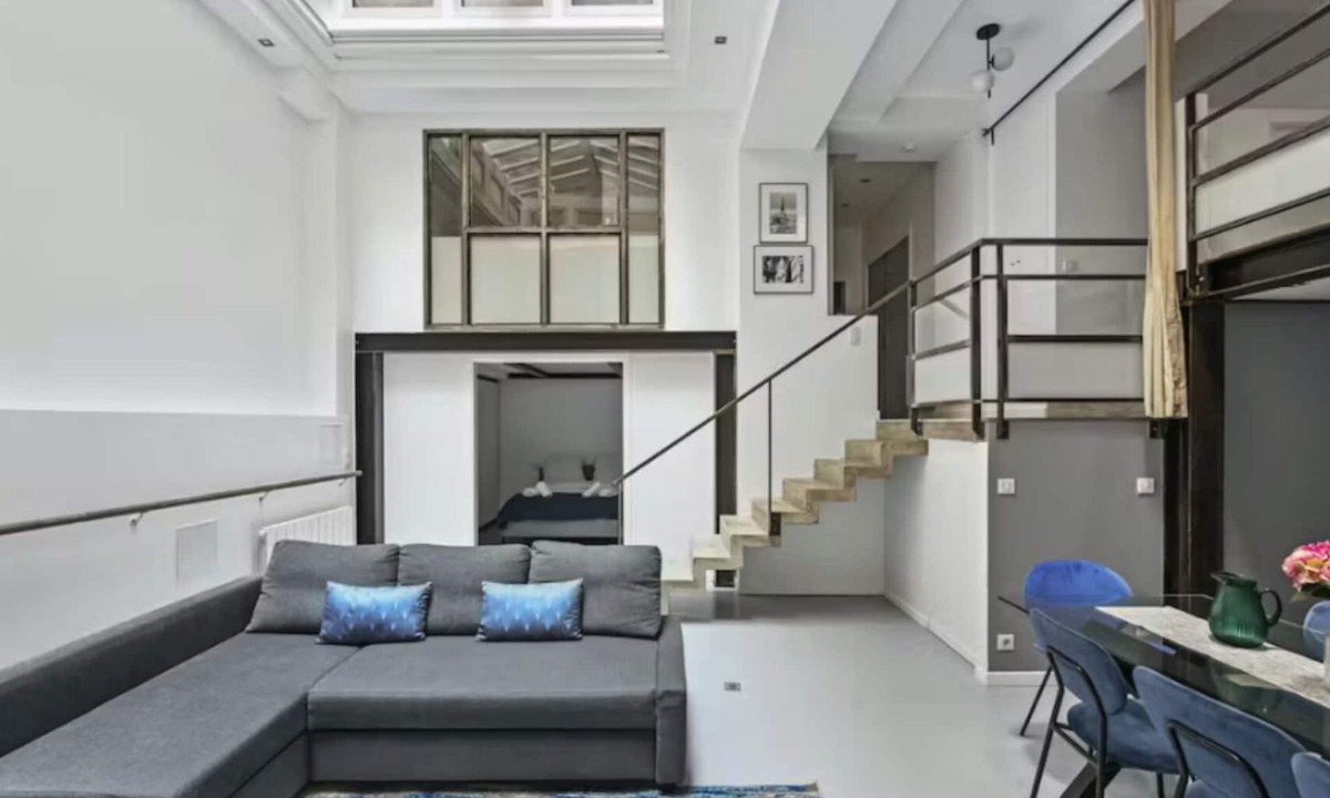Quartier des Grandes-Carrieres Apartment | Paris' Hidden Gem: An Exquisite Theatre Loft in the heart of Montmartre