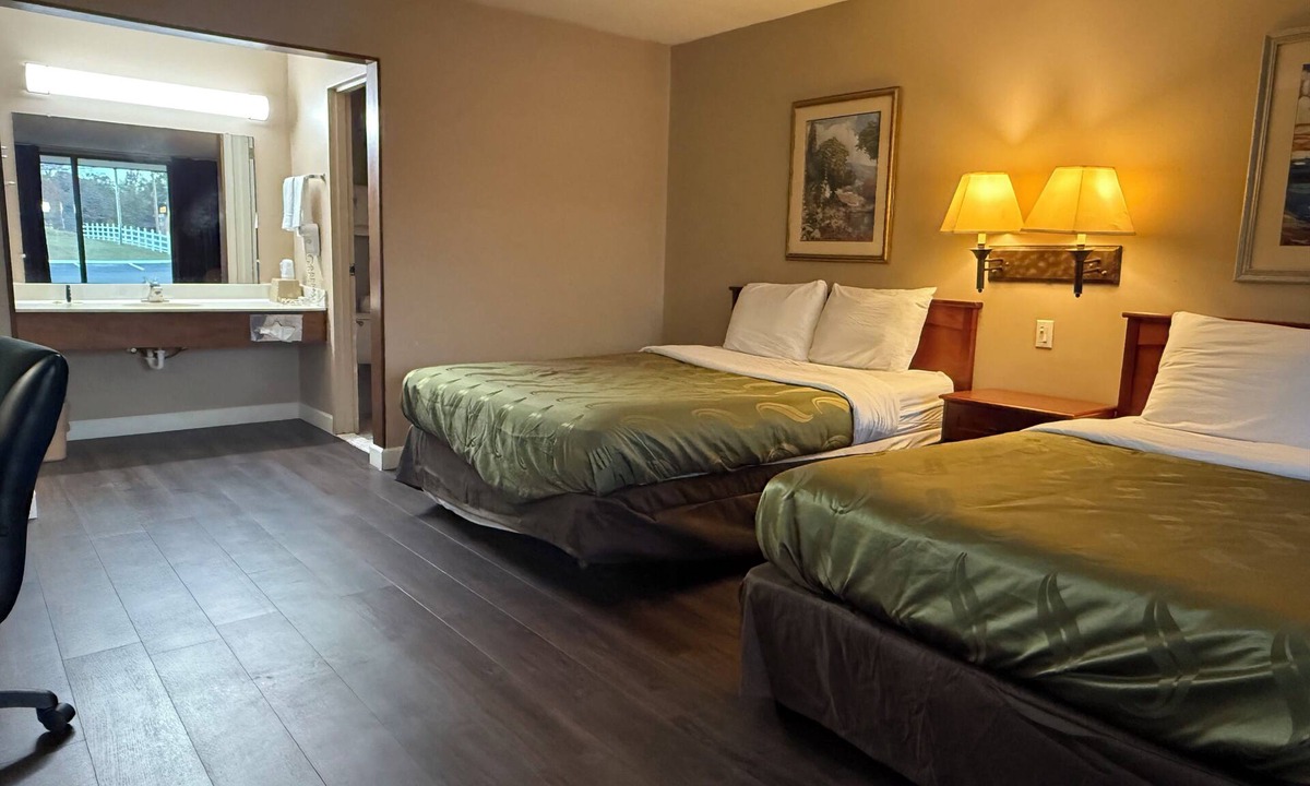 Paris Hotel | Paris Inn and Suites