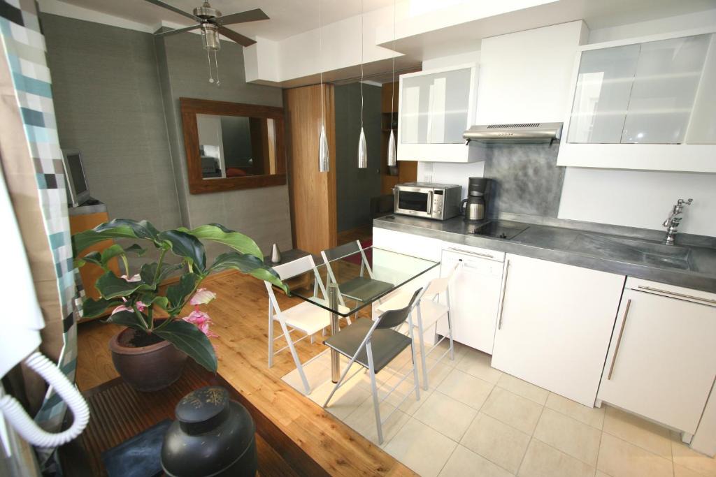 Quartier Sainte-Avoye Apartment | Paris Interiors Rentals - Le Marais LOUVRE - NOTRE DAME