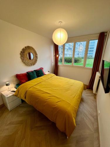 Montrouge Apartment | PARIS-MONTROUGE Magnifique Appartement 2 pièce de 56m2 - très cosy pour 1 à 6 personnes refait à neuf - ENTIRE APARTMENT LUXURIOUS AND WARM - Montrouge Paris 14ème - Proche Aéroport Orly & Parc Expositions Porte de Versailles FREE WIFI GRATUIT