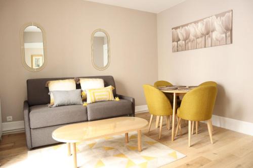 Quartier des Invalides Apartment | Parisian Charm 1-Bedroom Apartment near Les Invalides