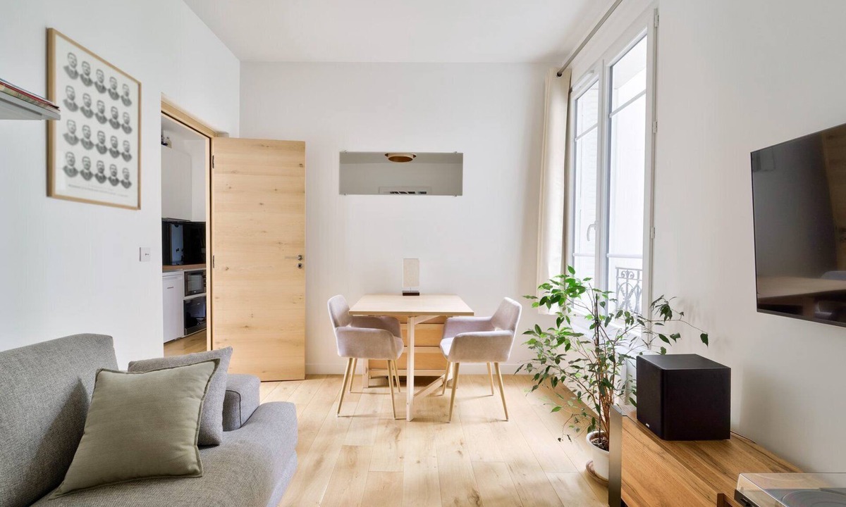 Batignolles Apartment | Parisian Charm: Modern & Quiet