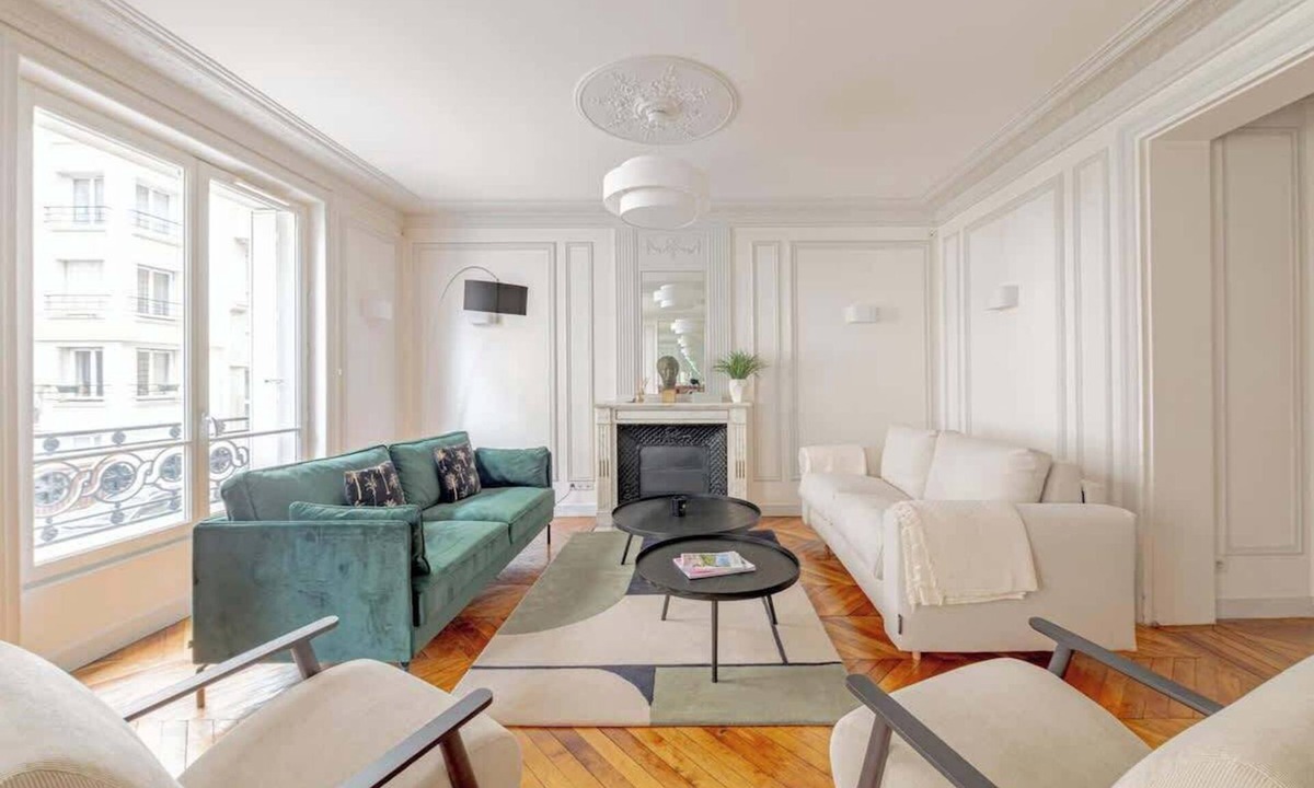 16th Arrondissement Apartment | Parisian Elegance 2-Bedroom in the 16th