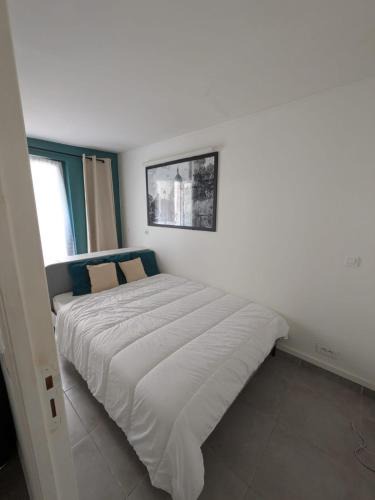 Montmartre Apartment | Parisian Hideaway - Heart of Montmartre, Abbesses
