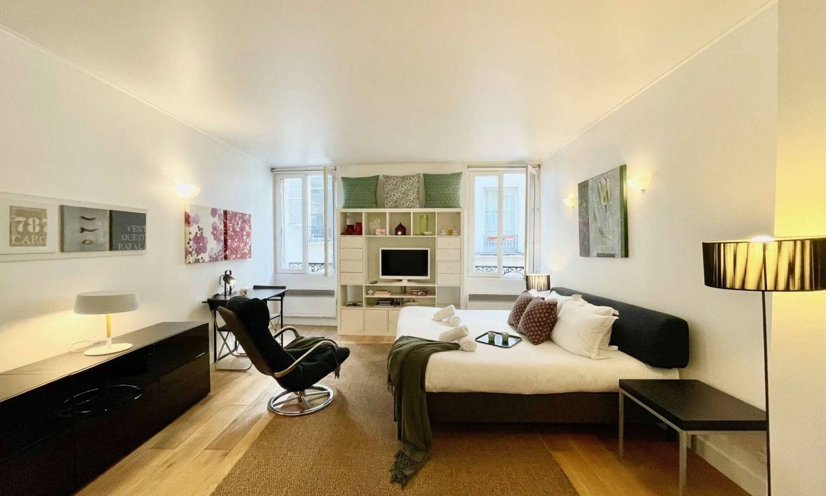 Bonne-Nouvelle Apartment | Parisian Home | Studio | Montorgueil