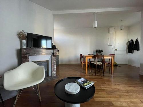 Bel-Air Nord Apartment | Parisian Nest - Comfort appartement