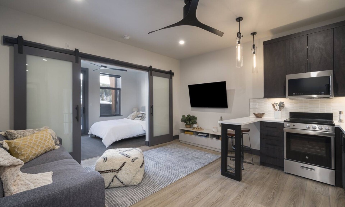 Breckenridge Condo | Park Ave Flat 12 | Luxury Condo & Minutes to Everything!