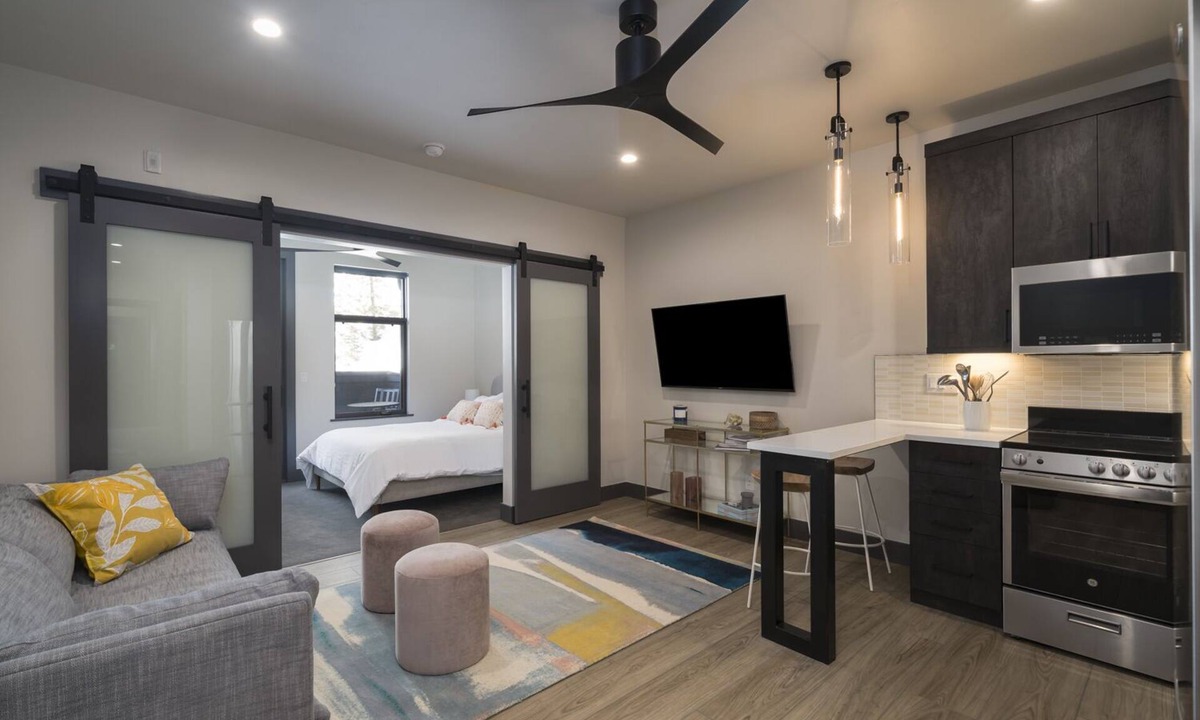 Breckenridge Condo | Park Ave Flat 5 | Luxury Condo, Minutes to Everything!