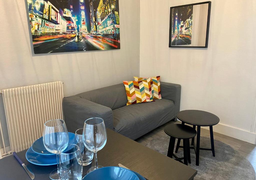 Chateaudun-Bannier Apartment | Park Avenue