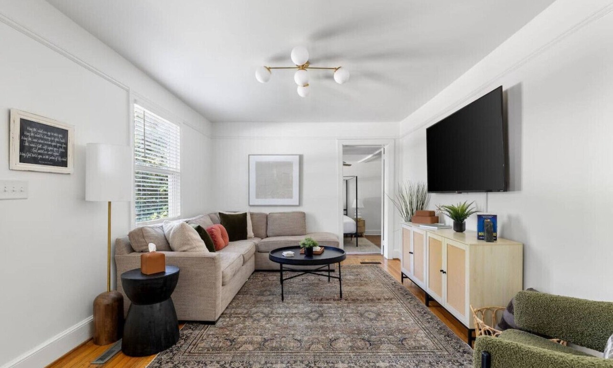 North Charleston Apartment | Park Circle - Firefly - Renovated 3 Bedroom!