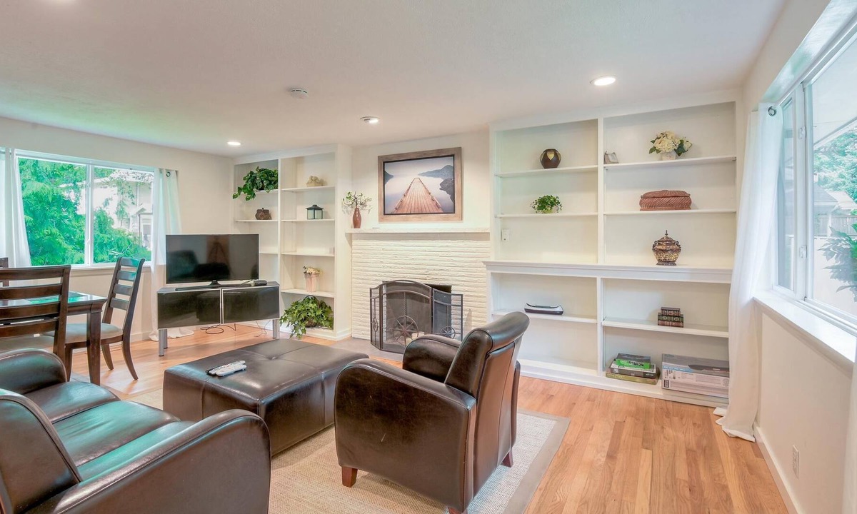 North City House | Park Like Setting 3 Bedroom Duplex