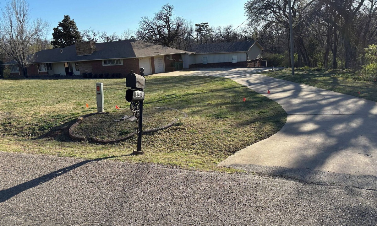 Central Oklahoma City House | Park Manor on two wooded acres close to golf, OKC Zoo, Remington Park, OKANA