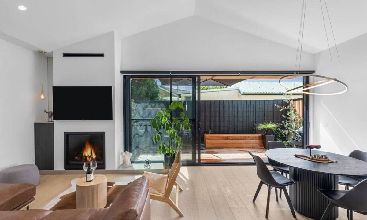 Ocean Grove Apartment | Park Place Luxe - 12pm checkout - Central location