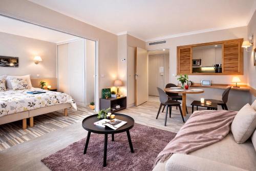 Issy-les-Moulineaux Apartment | Park & Relax - Paris Expo Versailles