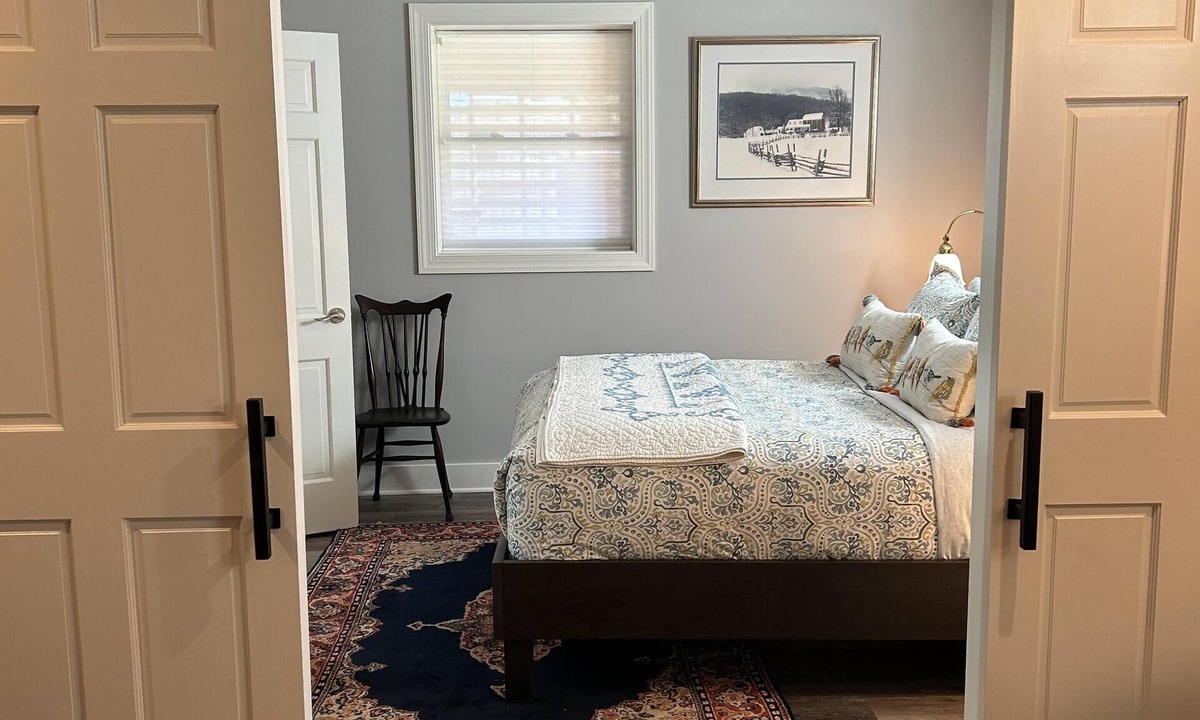 North Downtown Apartment | Park Street Retreat Downtown Ground Floor Suite