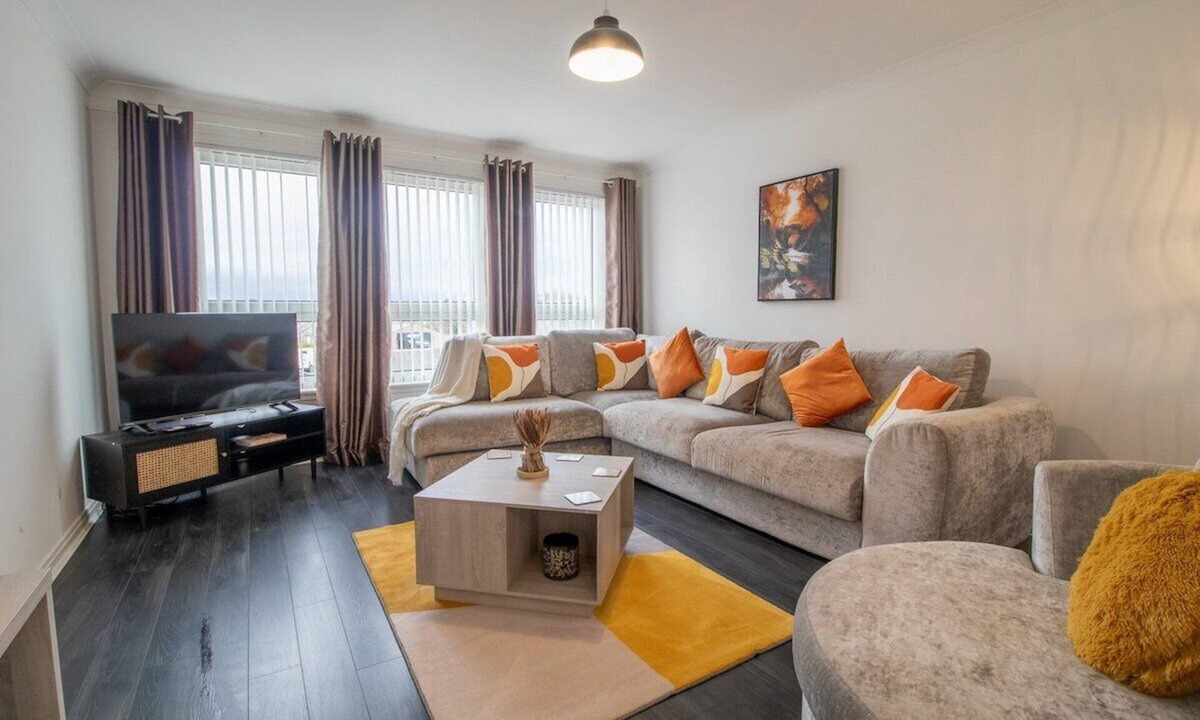 Motherwell Apartment | Park View-modern 2 bed apartment
