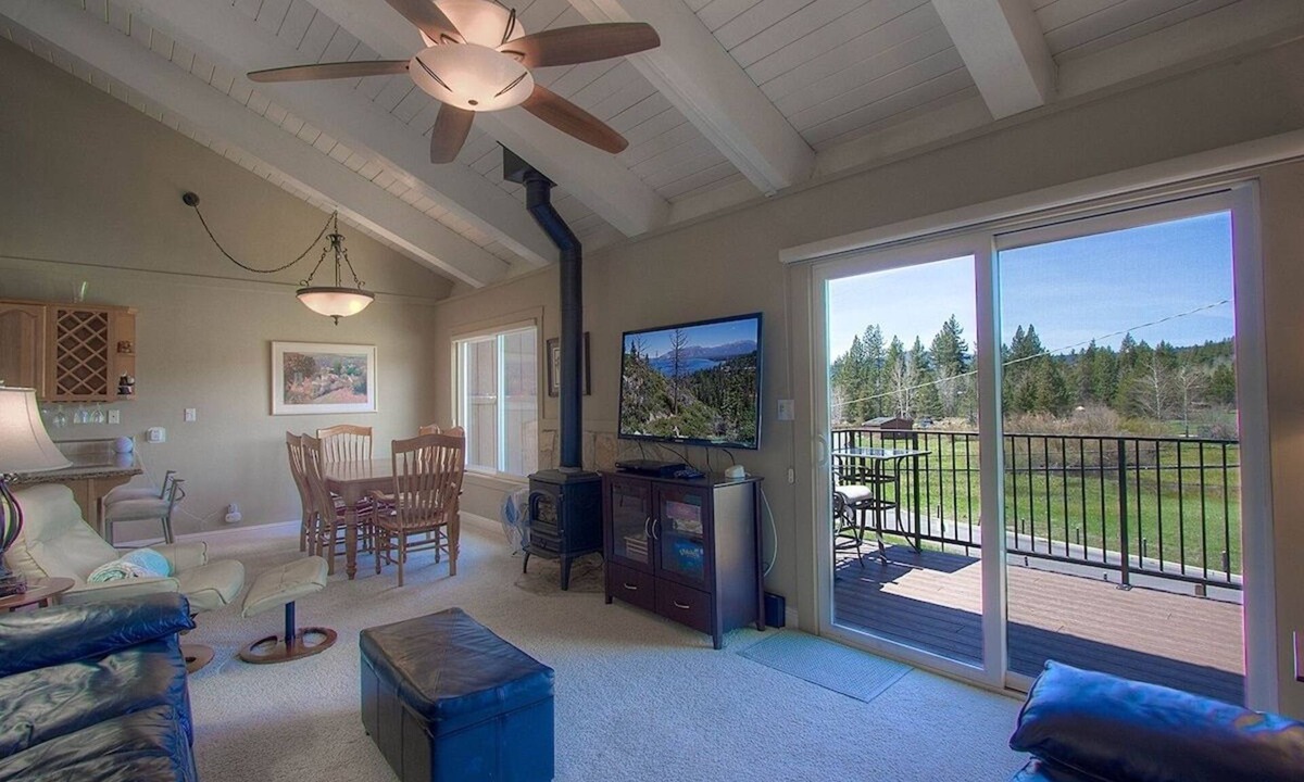 Lake Forest Condo | Park View Paradise 3 Bedroom Condo by RedAwning