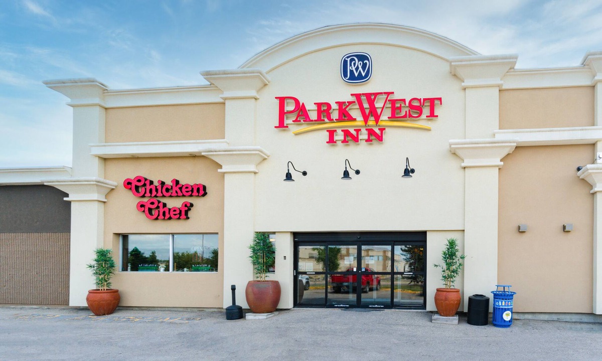 Winnipeg Hotel | Park West Inn