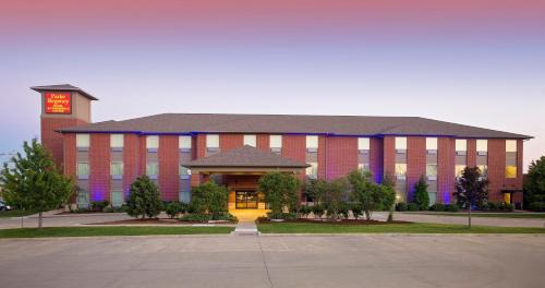 Bloomington Hotel | Parke Regency Hotel & Conference Center