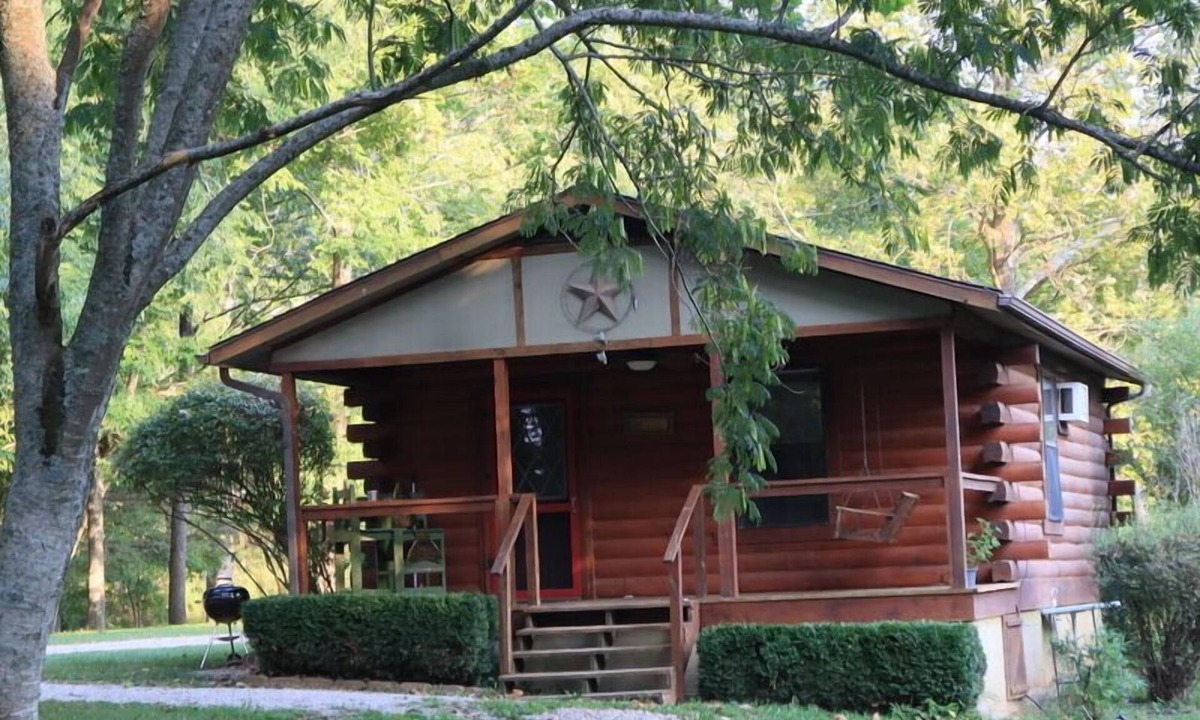 Eureka Springs Cabin | Parkers Hideaway on the White River/Dogwood Cabin