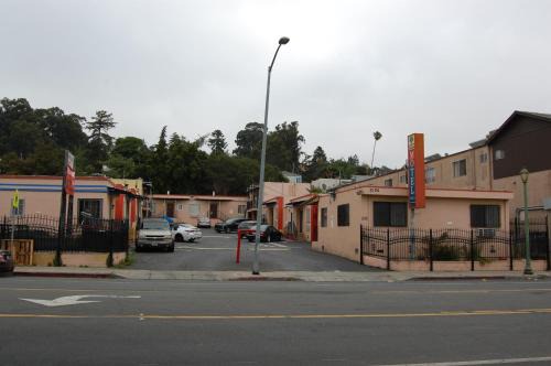 Oakland Hotel | Parklane Motel