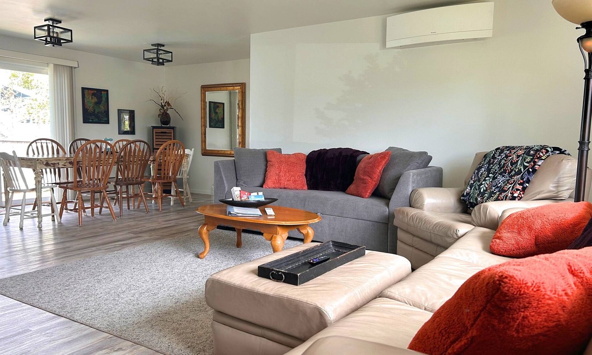 Creswell House | Parkside Family Home Near Eugene