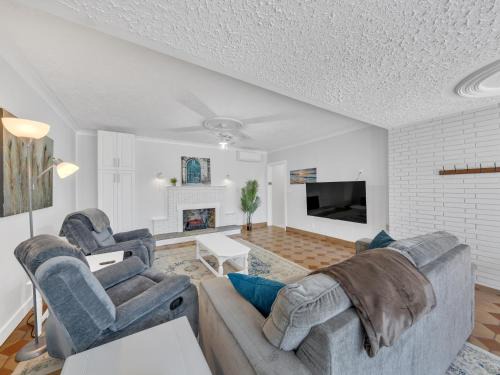 Ruthven Apartment | Parkside Flat #5 - Seacliff Beach Suites