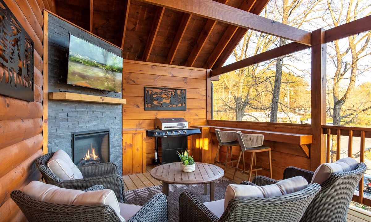 Pigeon Forge Cabin | Parkway Paradise w Private Hot Tub