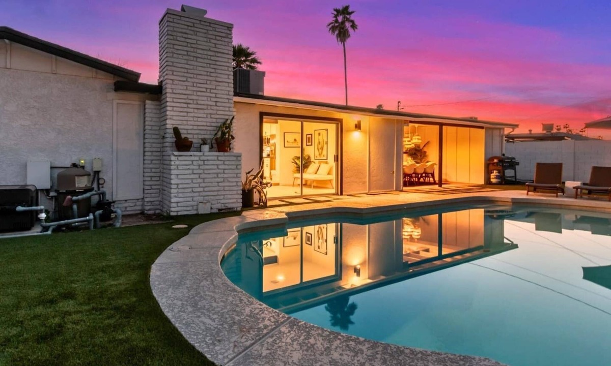 Tempe House | Parkway Pearl by ASU | Heated Pool, Fire Pit, Putt
